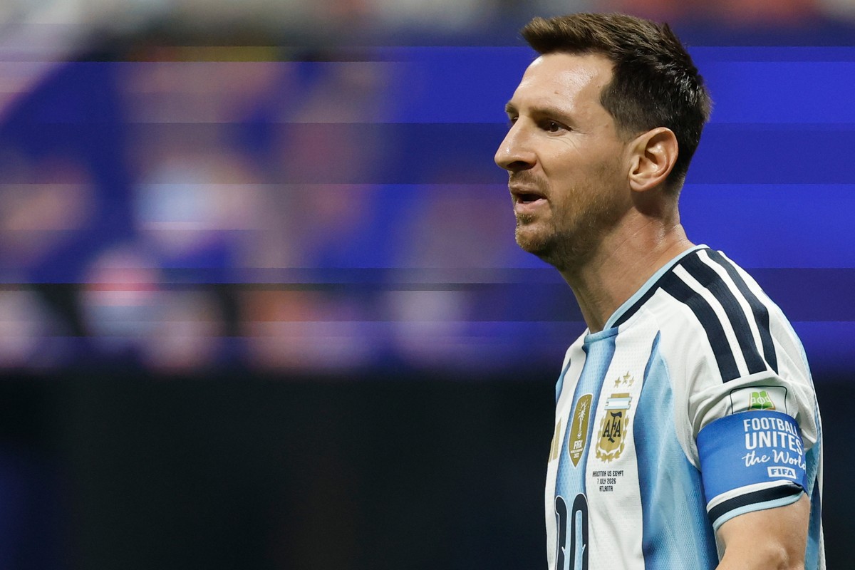 Argentina's Lionel Messi (10) reacts during the World Cup round of 16 soccer match between Argentina and Egypt in Atlanta, Tuesday, July 7, 2026. (AP Photo/Erik S. Lesser)
Lionel Messi