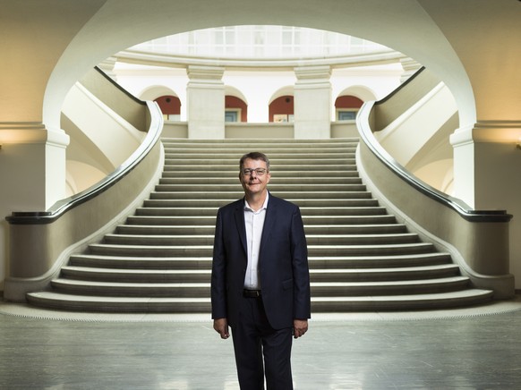 AVIS --- ZU MICHAEL SCHAEPMAN, NEUER REKTOR DER UNIVERSITAET ZUERICH, STELLEN WIR IHNEN FOLGENDES PORTRAIT ZUR VERFUEGUNG. WEITERE BILDER FINDEN SIE AUF visual.keystone-sda.ch --- Michael Schaepman, R ...