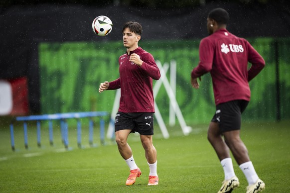Ardon Jashari im Training der Schweizer Fussball Nationalmannschaft im Vorbereitungscamp zur Europameisterschaft, am Donnerstag, 30. Mai 2024, in St. Gallen. (KEYSTONE/Gian Ehrenzeller)