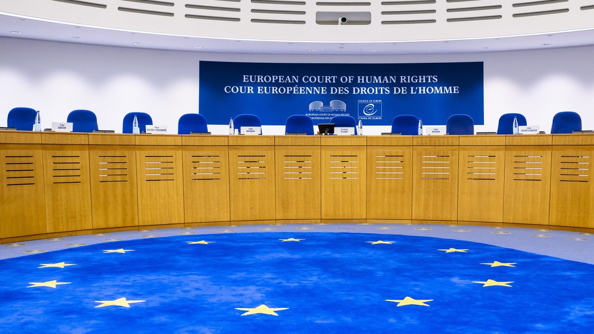 Une vue de la salle d'audience avant l'ouverture d'une audience publique des Ainees pour la protection du climat (KlimaSeniorinnen) devant la Grande Chambre de la Cour europeenne des dr ...