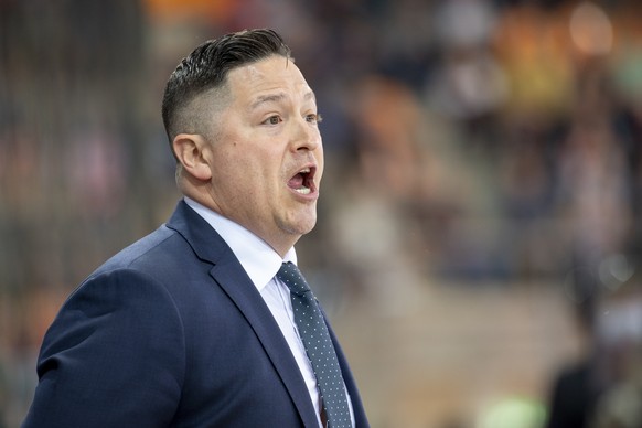 Tigers Head Coach Jason O&#039;Leary waehrend dem Meisterschaftsspiel der National League, zwischen den SCL Tigers und dem HC Ambri-Piotta am Dienstag 14. September 2021, im Ilfisstadion in Langnau. ( ...