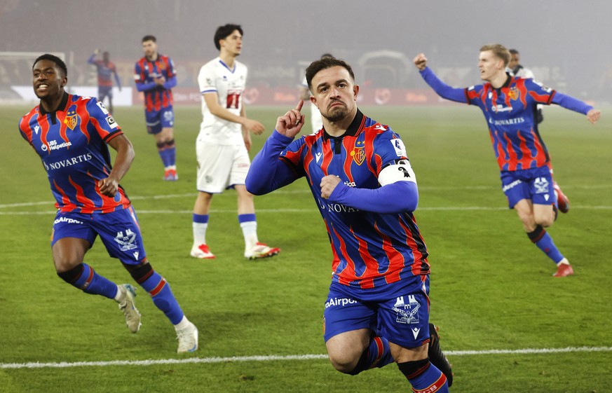Xherdan Shaqiri (FCB), Mitte, jubelt nach seinem Tor zum 1:1 im Fussball Meisterschaftsspiel der Regular Season der Swiss Super League zwischen dem FC Basel 1893 und dem FC Luzern im Stadion St. Jakob ...