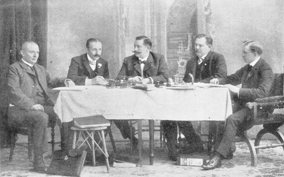 Hugo Egon Kubaseck (ganz rechts) war Mitglied des DFB-Vorstandes.