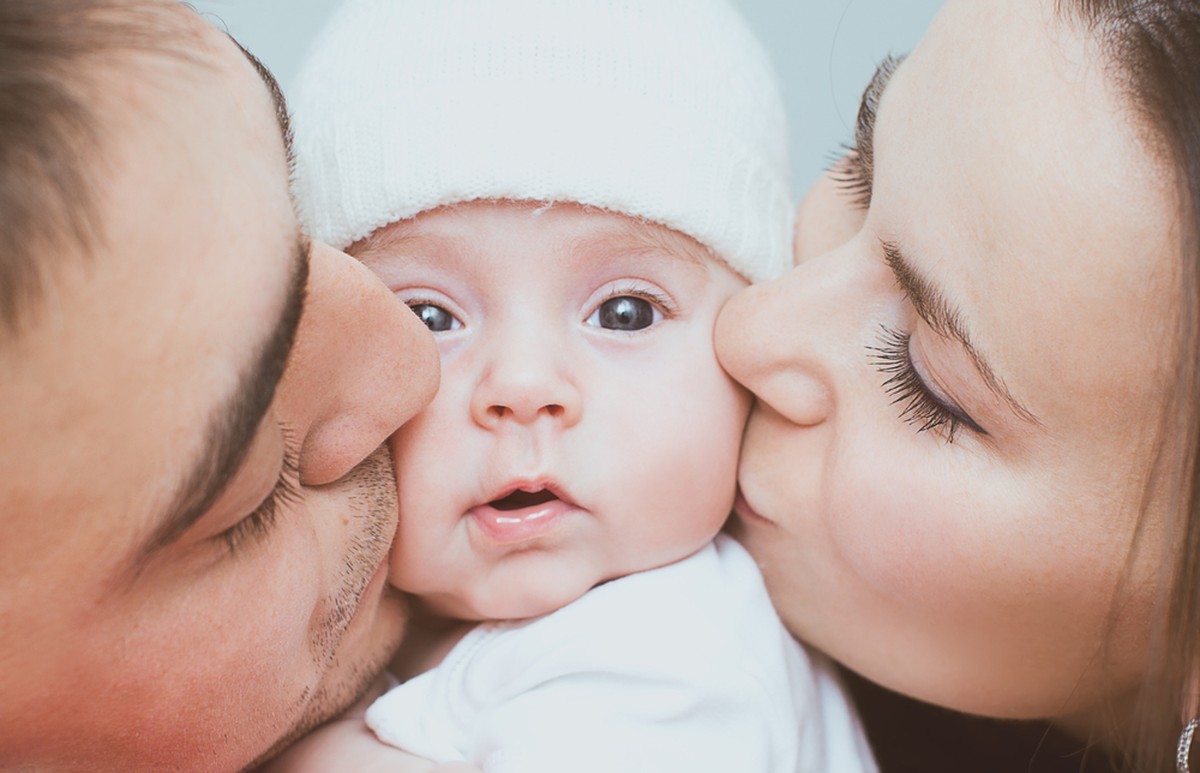 Vater, Baby und Kind.