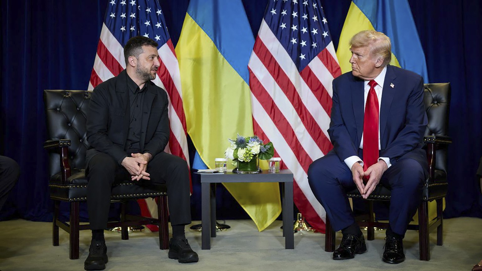 epaselect epa12400754 A handout photo made available by Ukrainian Presidential Press Service shows US President Donald J. Trump (R) and Ukrainian President Volodymyr Zelensky (L) meeting at the United ...