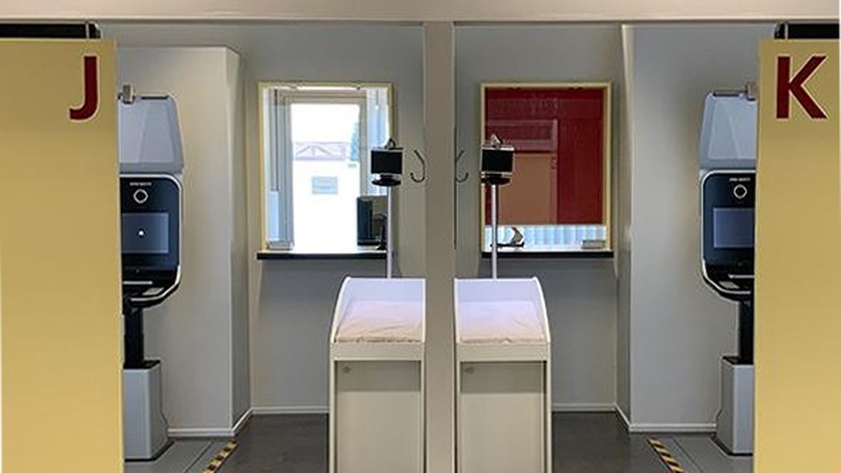 Du-glaubst-in-der-Welt-l-uft-alles-verkehrt-Dann-geh-zum-Z-rcher-Passb-ro
