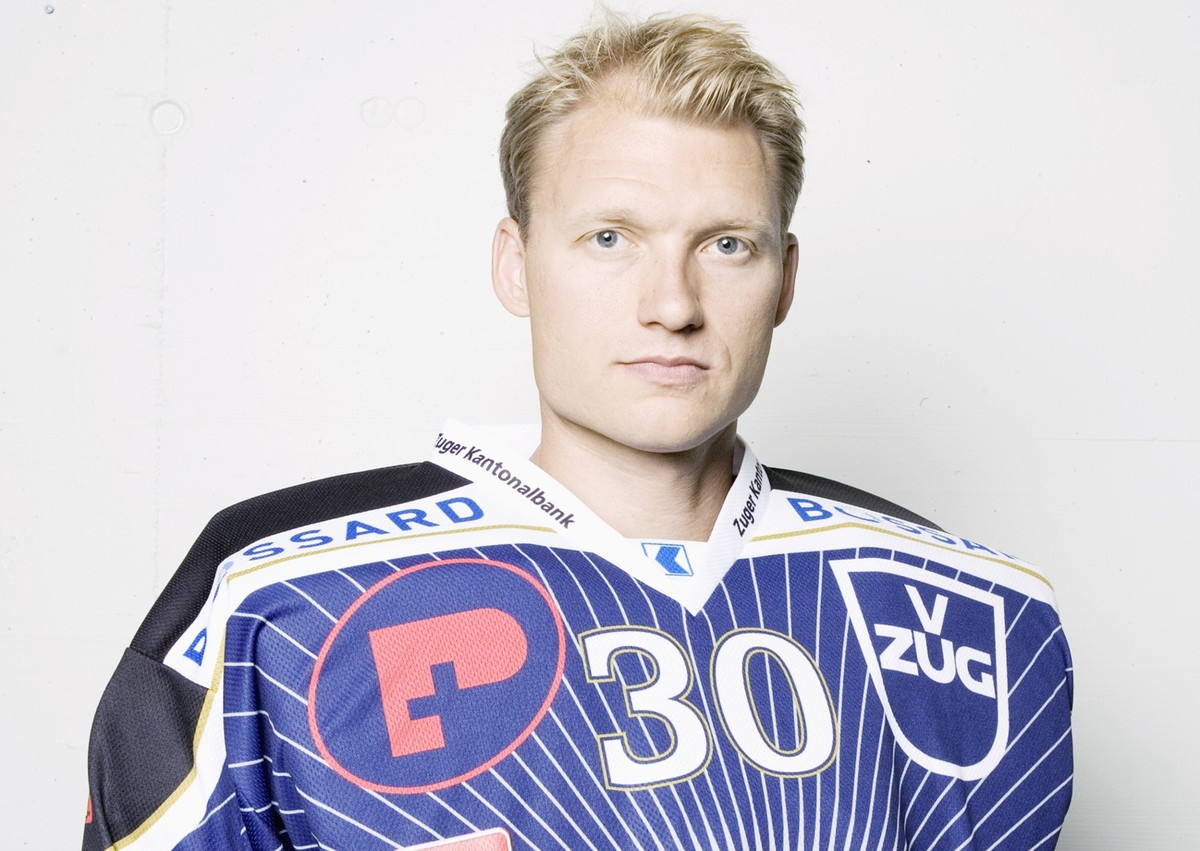Portrait von Kussi Markkanen, Spieler des EV Zug, aufgenommen im August 2010 in den Katakomben der Bossard-Arena in Zug. (KEYSTONE/EV Zug/Str)