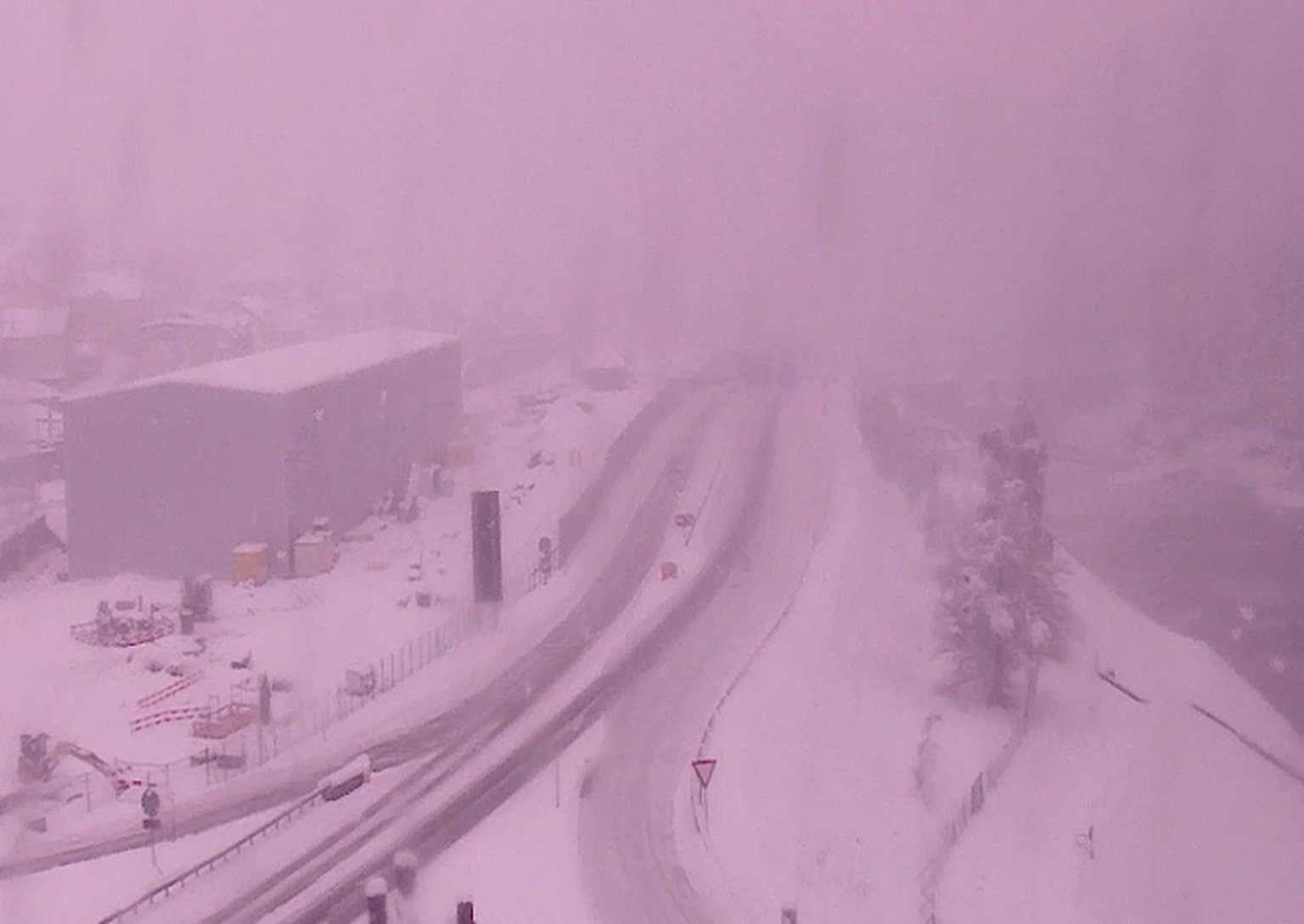 Schnee am Gotthard-Südportal
