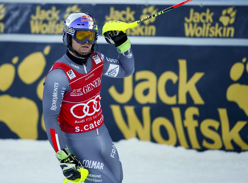 France&#039;s Alexis Pinturault celebrates after winning an alpine ski, men&#039;s World Cup combined in Santa Caterina, Italy, Thursday, Dec. 29, 2016. (AP Photo/Marco Trovati)