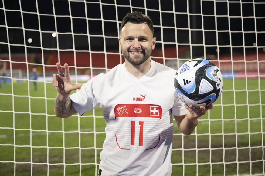 Switzerland&#039;s midfielder Renato Steffen poses after scoring a hattrick during the UEFA Euro 2024 qualifying group I soccer match between Belarus and Switzerland behind closed doors at Karadjordje ...