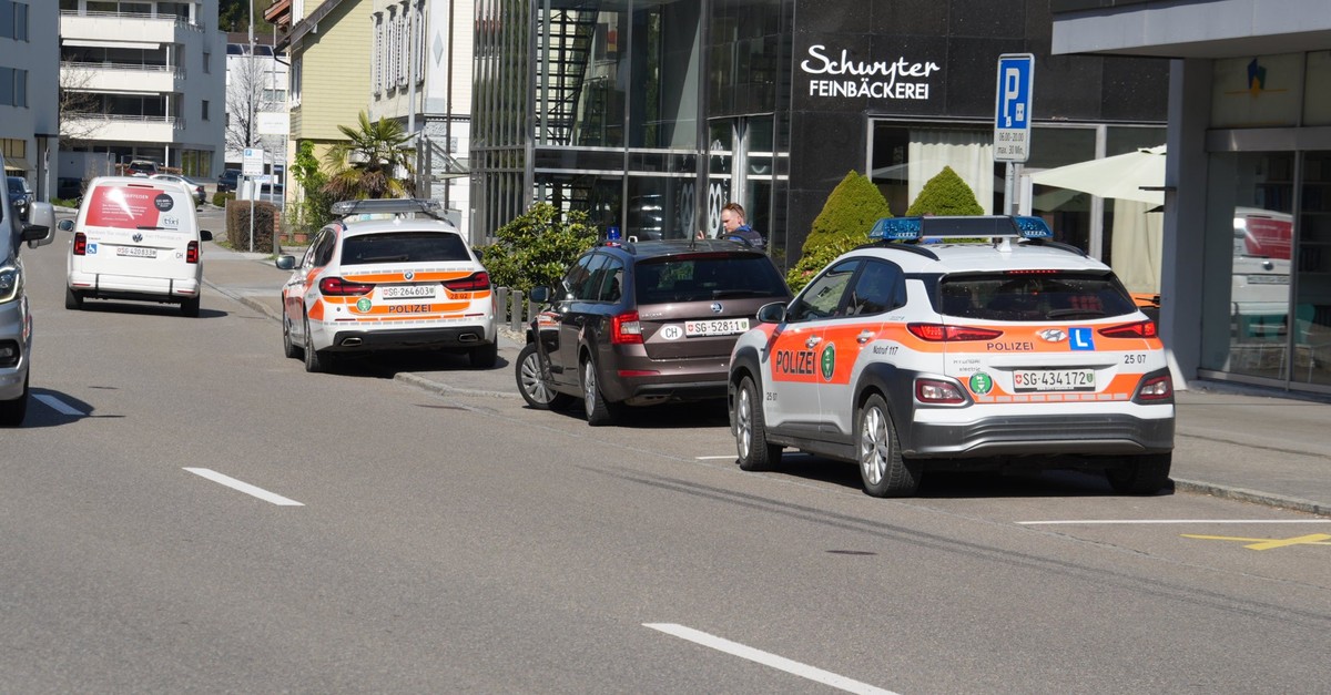 Vier Verletzte gefunden: Polizei verhaftet nach Gewaltdelikt in Au SG einen Mann