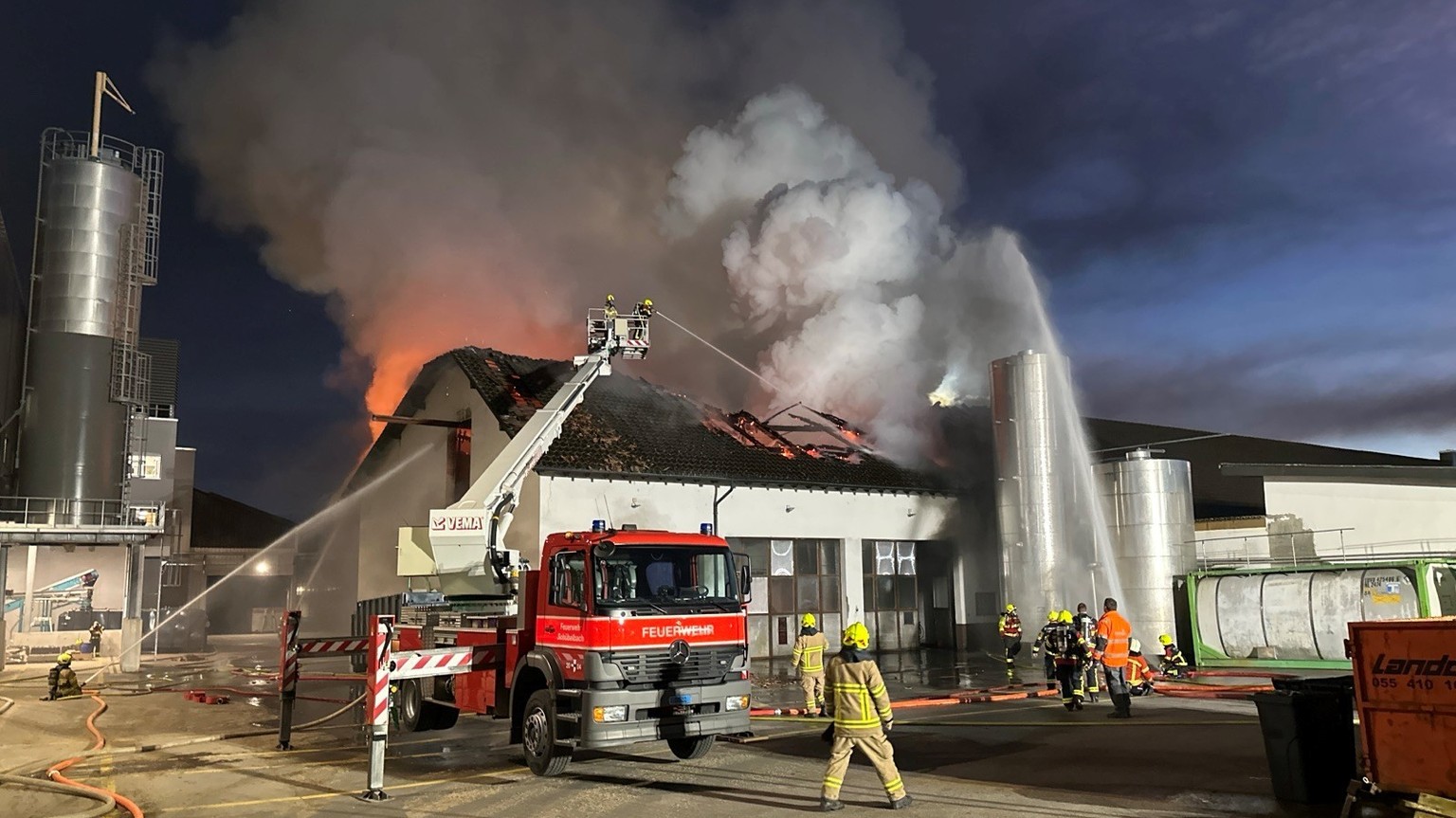 Brand des Industriegebäudes in Galgenen SZ.