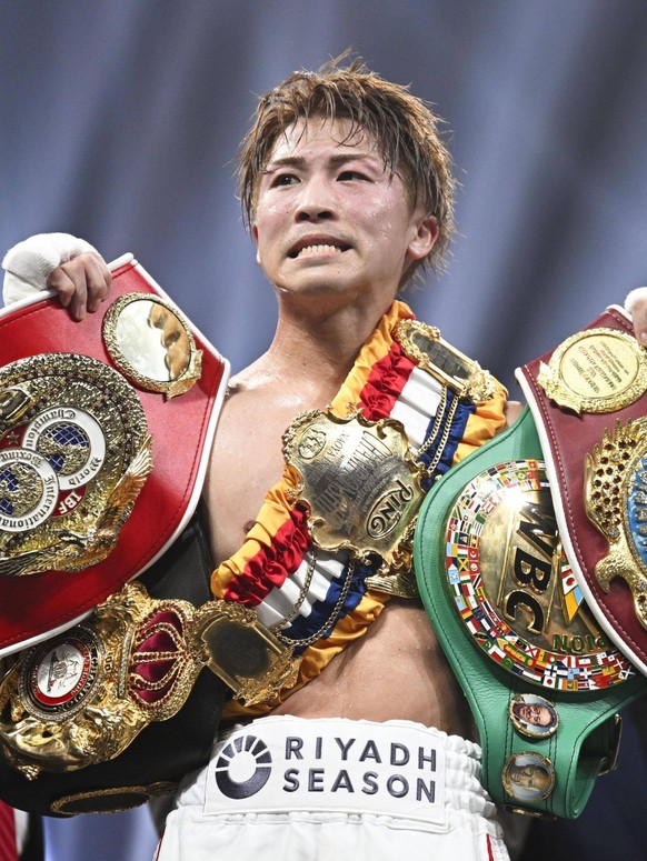 Bilder des Jahres 2025, Sport 01 Januar Sport Themen der Woche KW04 Sport Bilder des Tages Boxing: Inoue vs. Kim Undisputed super bantamweight boxing world champion Naoya Inoue of Japan poses after ma ...
