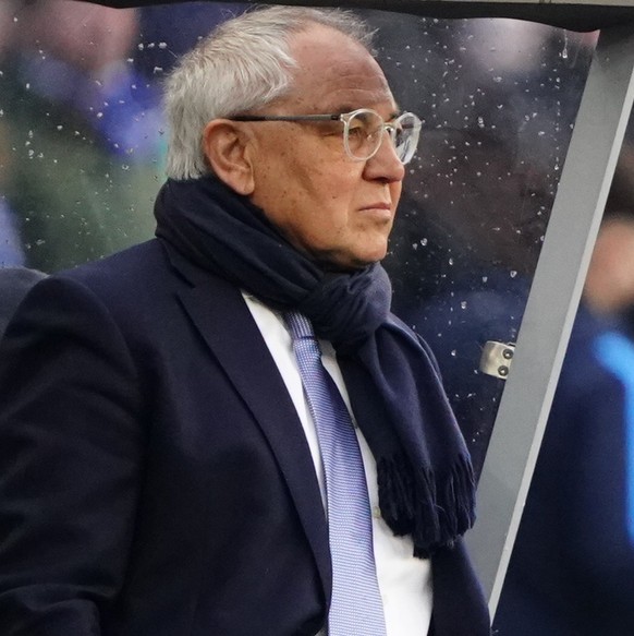epa09880799 Hertha?s head coach Felix Magath looks on during the German Bundesliga soccer match between Hertha BSC and Union Berlin in Berlin, Germany, 09 April 2022. EPA/CLEMENS BILAN CONDITIONS - AT ...