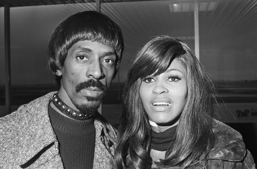 Anefo photo collection. American Duo Ike and Tina Turner arrive at Schiphol. Ike &amp; Tina Turner. January 28, 1971. Noord-Holland, Schiphol Copyright: xpiemagsx pienatarchpart316092021-42997 ACHTUNG ...