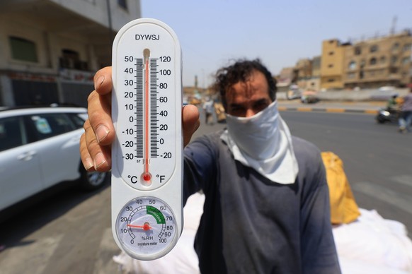 Hot weather in Iraq BAGHDAD, IRAQ - JULY 30: A child jumps into the Tigris River to cool off amid extreme heat in Baghdad, Iraq, on July 30, 2025. Murtadha Al-Sudani / Anadolu Baghdad Iraq. Editorial  ...