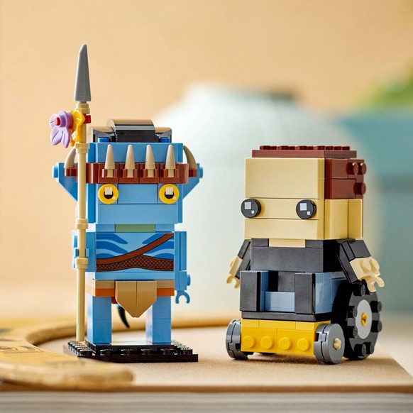 LEGO® Avatar Jake Sully &amp; his Avatar