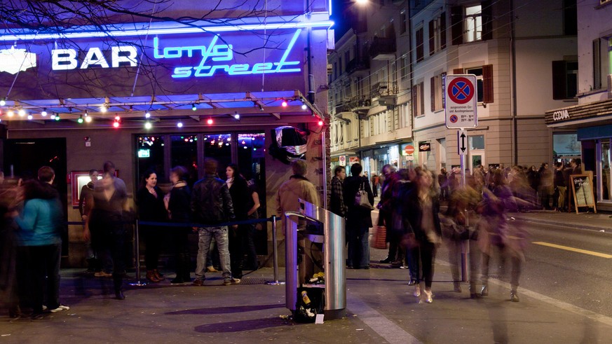 Ausgang in den Stadtkreisen 4 und 5 in Zuerich im Maerz 2011. (KEYSTONE/Ueli Christoffel)