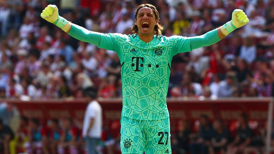 Yann Sommer FC Bayern Muenchen feiert das erste Tor, 1. FC Koeln vs. FC Bayern Muenchen, Fussball, 1. Bundesliga, 34. Spieltag, Spielzeit 2022/2023, 27.05.2023 DFB regulations prohibit any use of phot ...