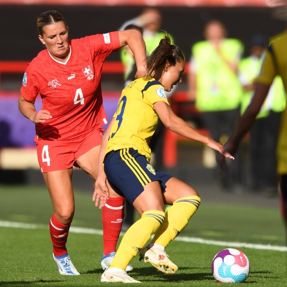 Johanna Rytting Kaneryd Sweden WomenRachel Rinast Switzerland Women during the Uefa Women s Euro England 2022 match between Sweden 2-1 Switzerland at Bramall Lane Stadium on July 13 2022 in Sheffield, ...