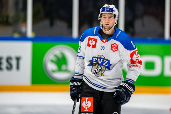 210826 Christian Djoos of Zug looks dejected during the CHL game between Rögle and Zug on August 26, 2021 in Halmstad. Photo: Niclas Jönsson / BILDBYRAN / COP 273 / NO0044 ishockey Ice hockey, Eishock ...