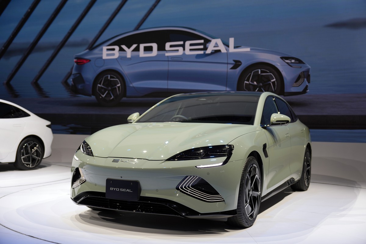 epa10937481 The BYD Seal electric model is displayed at the Japan Mobility Show 2023 in Tokyo, Japan, 25 October 2023. The BYD Seal is scheduled to go on sale in Japan from Spring 2024. The Japan Mobi ...