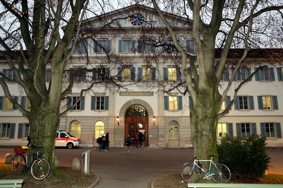 Das Obergericht des Kantons Zuerich anlaesslich dem Berufungsprozess im Fall um den Raubmord im Alterszentrum Kilchberg ZH, aufgenommen am Mittwoch, 7. Dezember 2016. Beschuldigt sind eine heute 31-ja ...