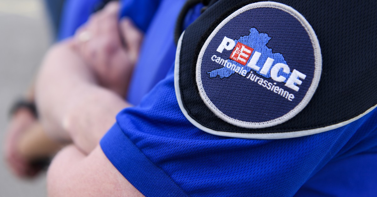 polizei-fahndet-im-berner-jura-nach-mutmasslich-bewaffnetem-mann