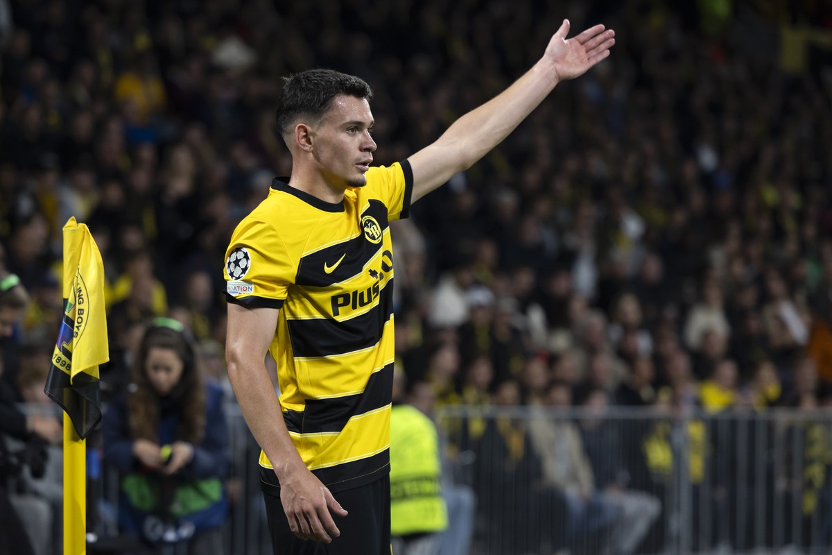 YB's Fabian Rieder gestures at the corner flag during the UEFA Champions League Play-offs 2nd leg match between Switzerland's BSC Young Boys and Israel's Maccabi Haifa, at the Wankdorf  ...