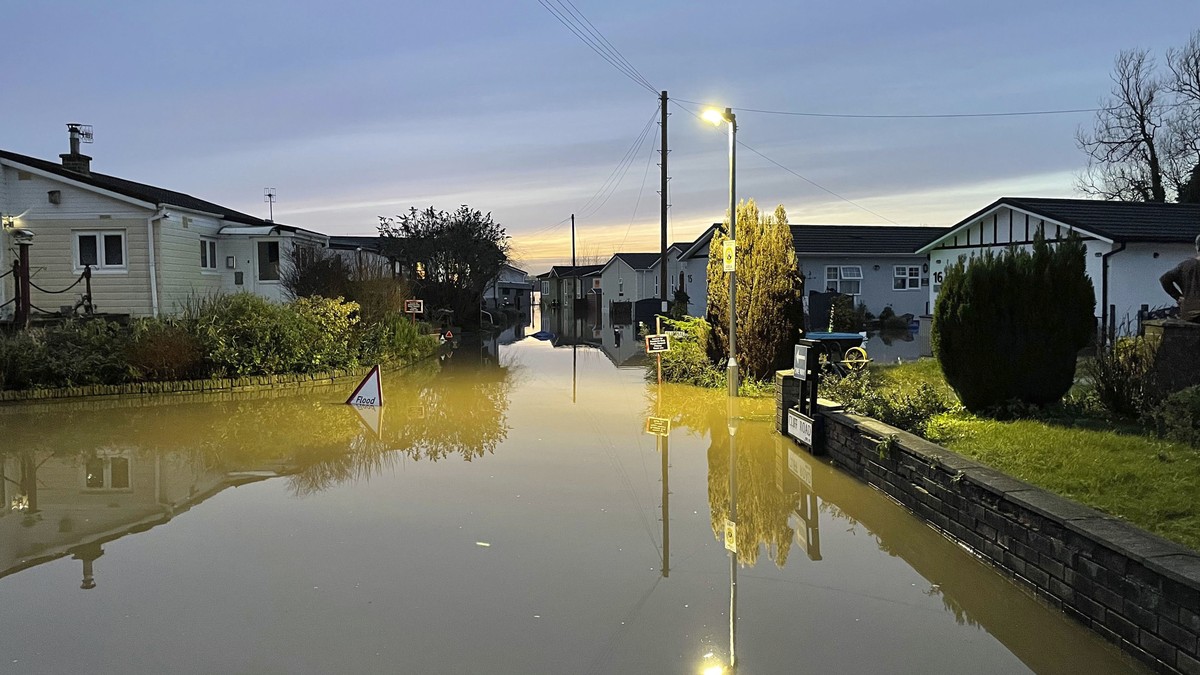 Strong floods in England – more than 1,000 properties inundated UN emergency office without access to northern Gaza +++ IS claims attack on Iran as its own