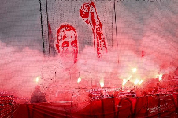 Granit Lekaj wird von den Fans verabschiedet vor dem Meisterschaftsspiel der Super League zwischen dem FC Winterthur und dem FC Sion am Donnerstag, 22. Mai 2025, auf der Schuetzenwiese in Winterthur.  ...