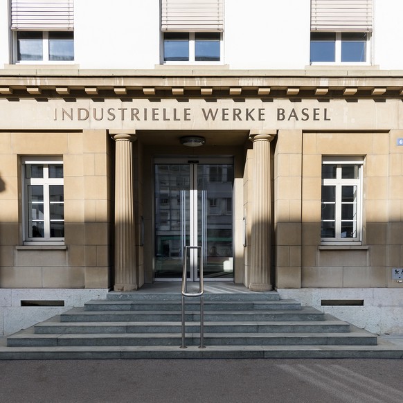 Der Eingang zum IWB-Gebaeude in Basel, fotografiert am MIttwoch, 25. Oktober 2017. (KEYSTONE/Georgios Kefalas)