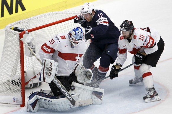 Goalie Reto Berra verhindert gegen die USA eine Kanterniederlage.