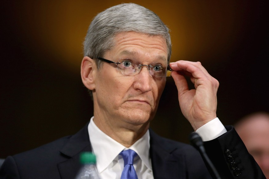 WASHINGTON, DC - MAY 21: Apple CEO Timothy Cook testifies before the Senate Homeland Security and Governmental Affairs Committee's Investigations Subcommittee about the company's offshore profit shift ...