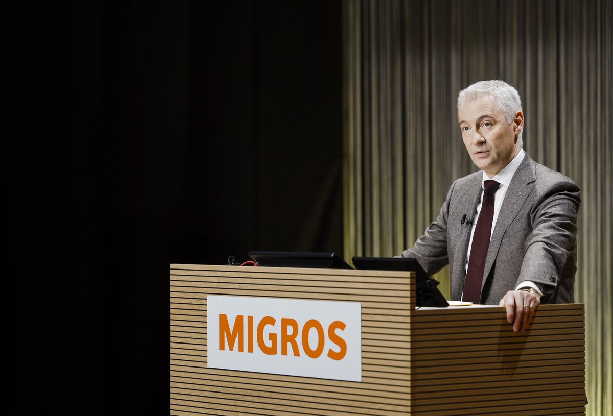 Migros CEO Fabrice Zumbrunnen spricht an der Bilanzmedienkonferenz der Migros am Dienstag, 29. Maerz 2022 in Zuerich. (KEYSTONE/Michael Buholzer)