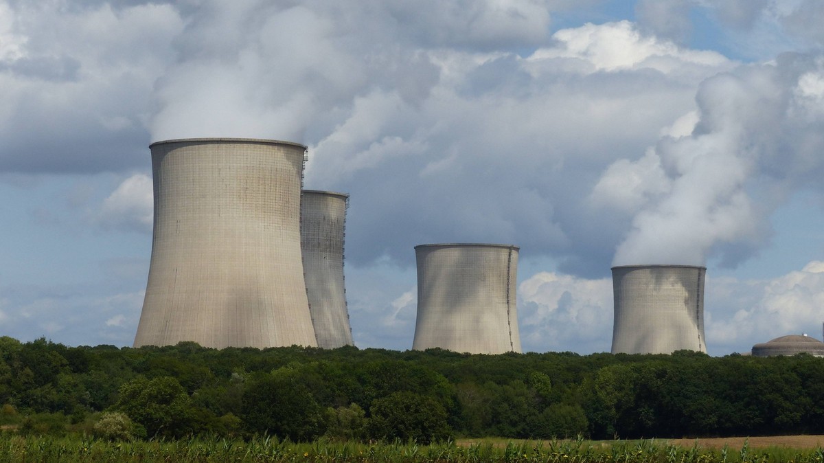 Kernkraftwerk von Cattenom / Frankreich *** Cattenom nuclear power plant France 1098301047