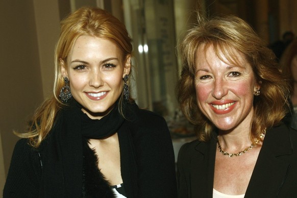 De Quattro (r.) mit Ex-Miss-Schweiz Lauriane Gillieron. Die Schönheitskönigin nahm 2007 an der GV der FDP-Frauen Schweiz zum Thema «Wo sind die Frauen?» teil.