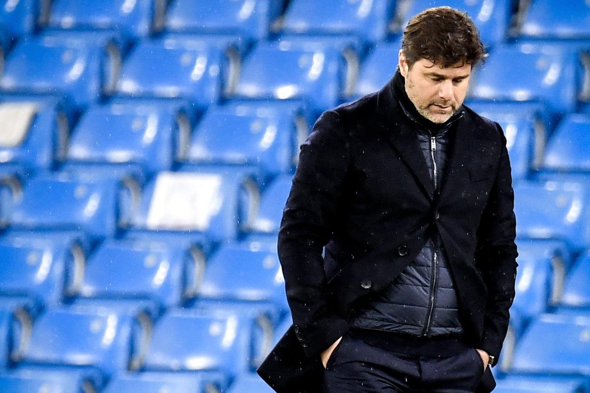 epa09177910 PSG's head coach Mauricio Pochettino reacts during the UEFA Champions League semi final, second leg soccer match between Manchester City and Paris Saint-Germain in Manchester, Britain ...