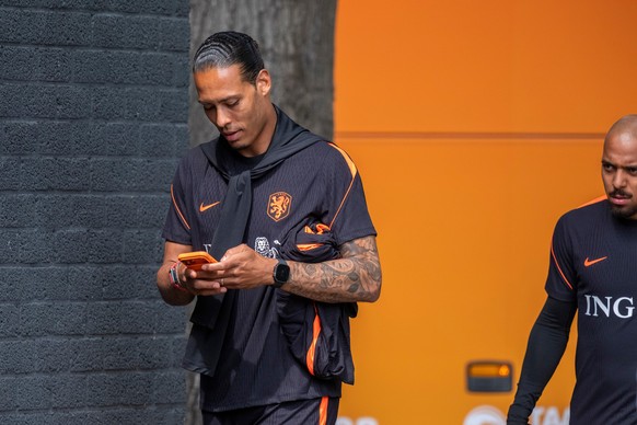 Virgil van Dijk arrives for the last practice before the World Cup soccer in Zeist, Netherlands, Sunday, May 31, 2026. (AP Photo/ Patrick Post)
Netherlands WCup Soccer