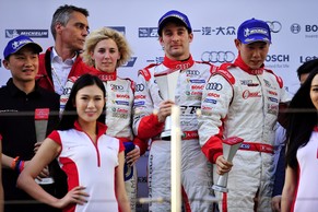 Neu darf&nbsp;Adderly Fong (r.) anstatt eines Audi-Rennanzugs den Sauber-Overall anziehen.