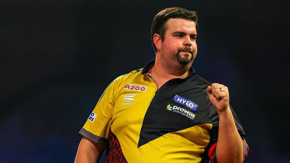 Darts PDC World Darts Championship Gabriel Clemens celebrates winning the set during the PDC World Darts Championship Semi Final at Alexandra Palace, London, United Kingdom on 2 January 2023. Editoria ...