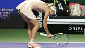 So wird es nichst mit der Nummer 1. Sharapova verliert in einem dramatischen Spiel gegen Caroline Wozniacki.