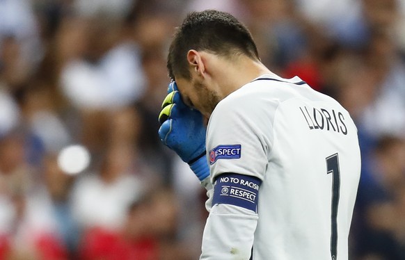 Football Soccer - Portugal v France - EURO 2016 - Final - Stade de France, Saint-Denis near Paris, France - 10/7/16
France&#039;s Hugo Lloris reacts
REUTERS/Kai Pfaffenbach
Livepic