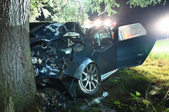 Grabserberg: Schwerer Selbstunfall mit Todesfolge und Verletzten