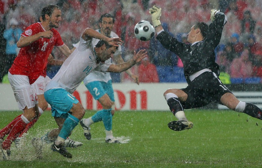 11.06.2008: Die Schweizer EM-Träume gehen in der Wasserschlacht von Basel baden