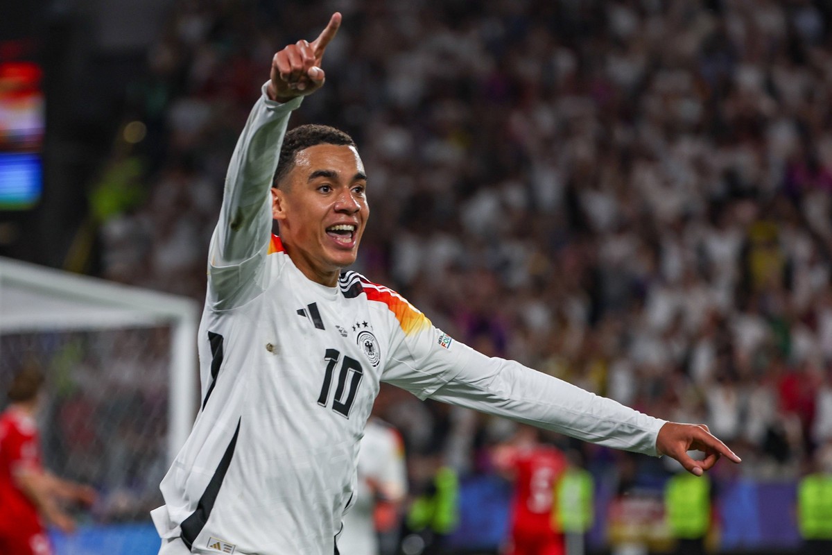 EM 2024: Deutschland - D�nemark am 29.06.2024 in dem BVB Stadion Dortmund in Dortmund Jubel, Torjubel, Torschuetze, Torsch�tze Jamal Musiala Deutschland 10 jubelt nach seinem Tor zum 2 zu 0 *** Euro 2 ...