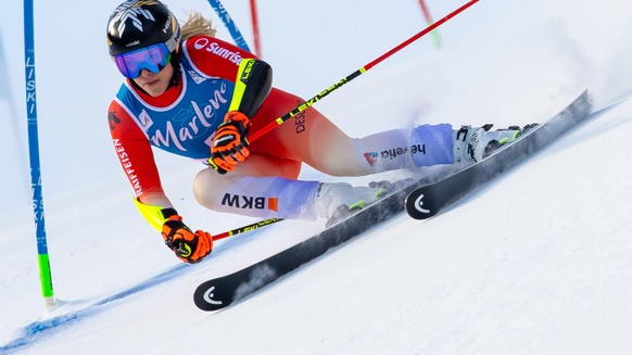 epa11841772 Lara Gut-Behrami of Switzerland in action during the Women&#039;s Giant Slalom race at the FIS Alpine Skiing World Cup in Kronplatz, Italy, 21 January 2025. EPA/ANDREA SOLERO