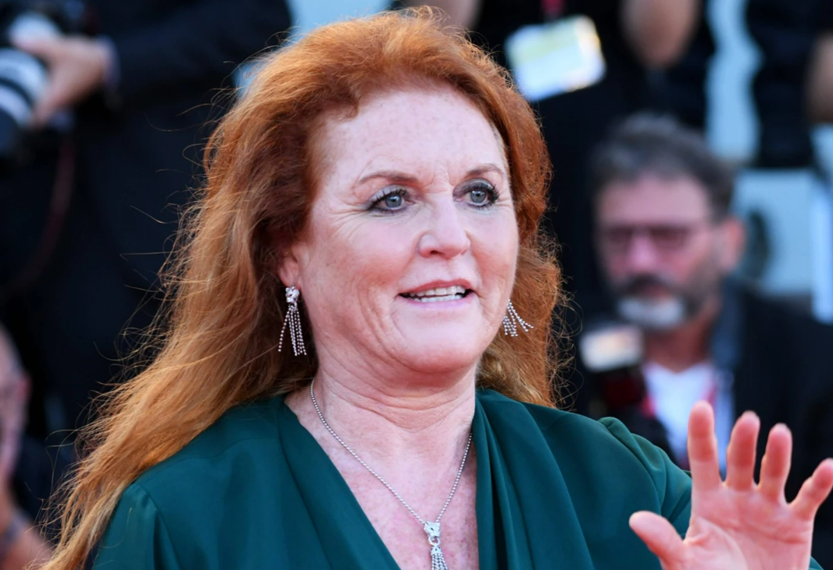 Sarah Ferguson steht nach der zwischenzeitlichen Festnahme von Ex-Prinz Andrew unter Druck.