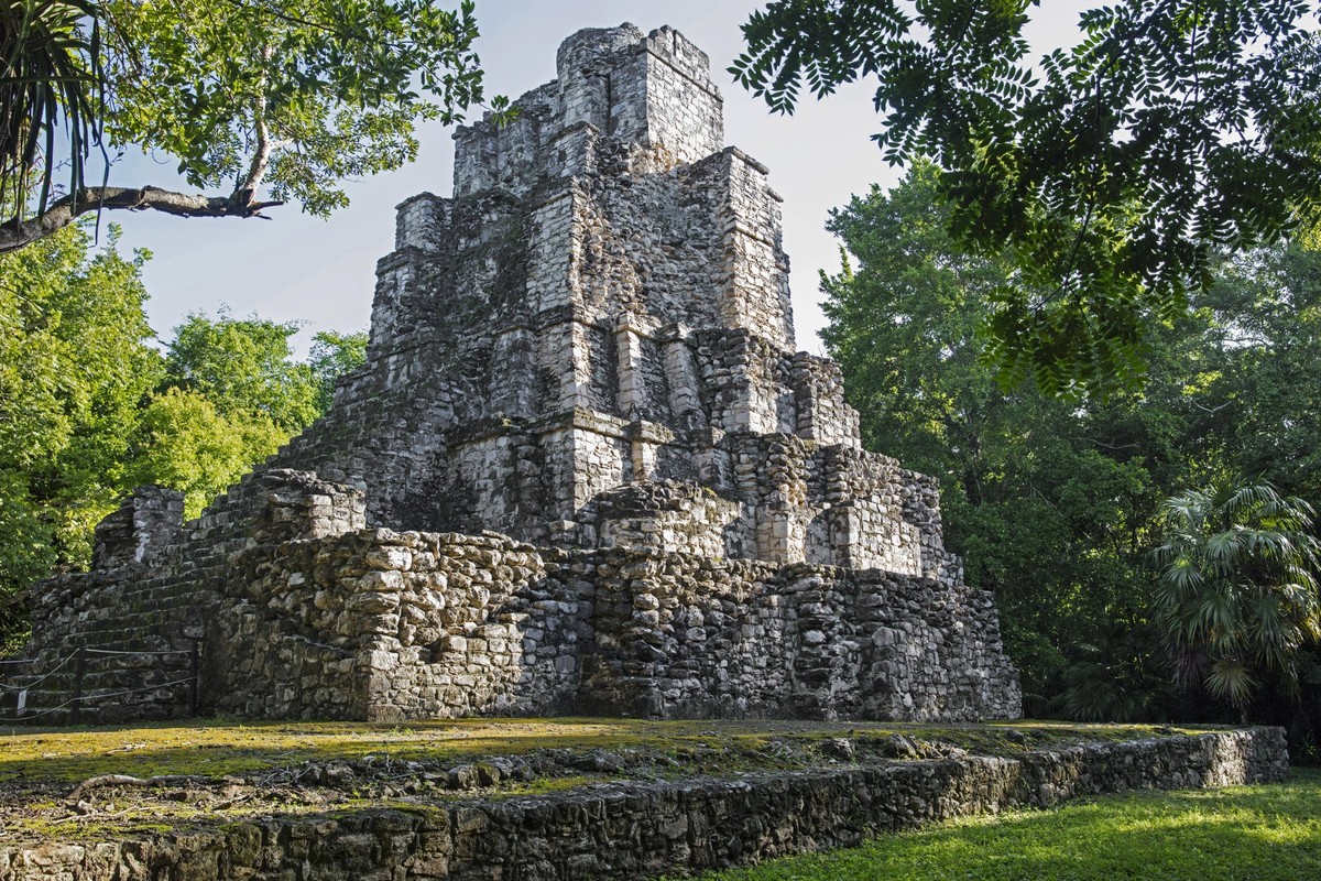 Alte Mayaruinen in Muyil, Chunyaxché im Biosphärenreservat Sian Ka an, Felipe Carrillo Puerto, Quintana Roo, Halbinsel Yucatán, Mexiko, Mittelamerika *** Old Mayan ruins in Muyil, Chunyaxché at Biosph ...