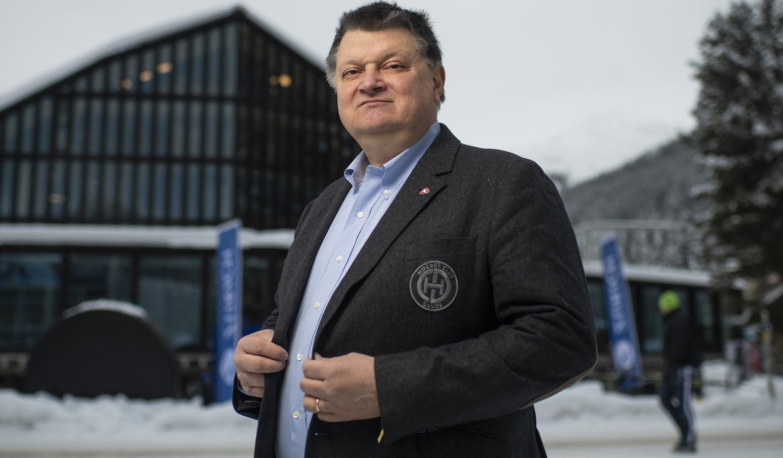 ARCHIV - ZUM KEYSTONE-SDA-TEXT UEBER DEN HC DAVOS-PRAESIDENTEN GAUDENZ DOMENIG STELLEN WIR IHNEN FOLGENDES BILD ZUR VERFUEGUNG - Gaudenz F. Domenig, president of HC Davos, poses at the 93th Spengler C ...